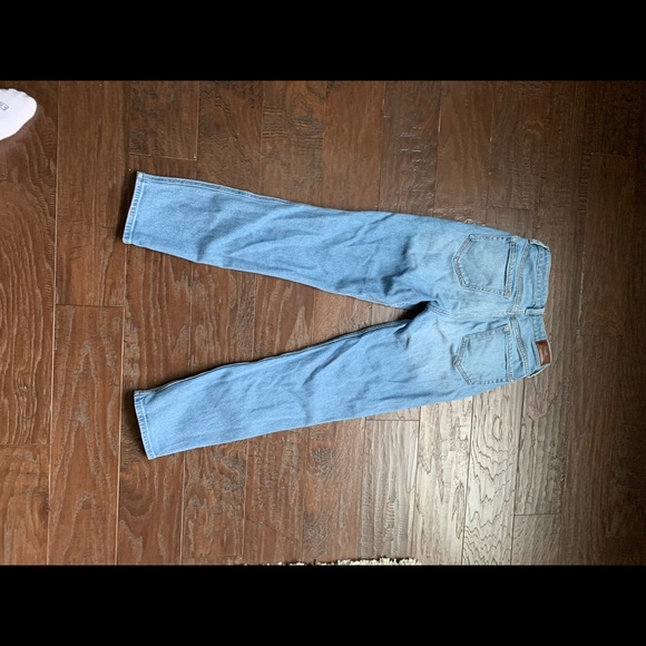 Hollister Ultra high rise mom jeans - Picture 8 of 8